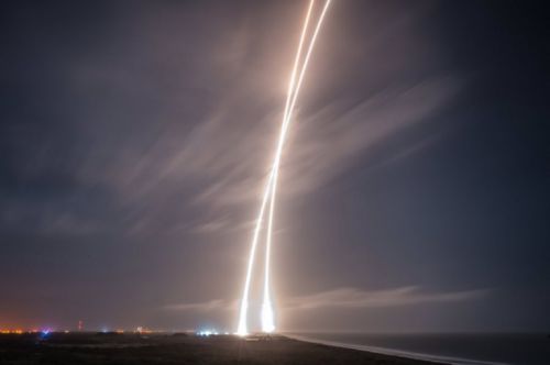 SpaceX добилась посадки ракеты falcon 9