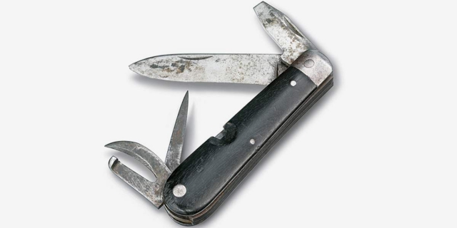 От лезвия до шила: топ-5 складных военных ножей
